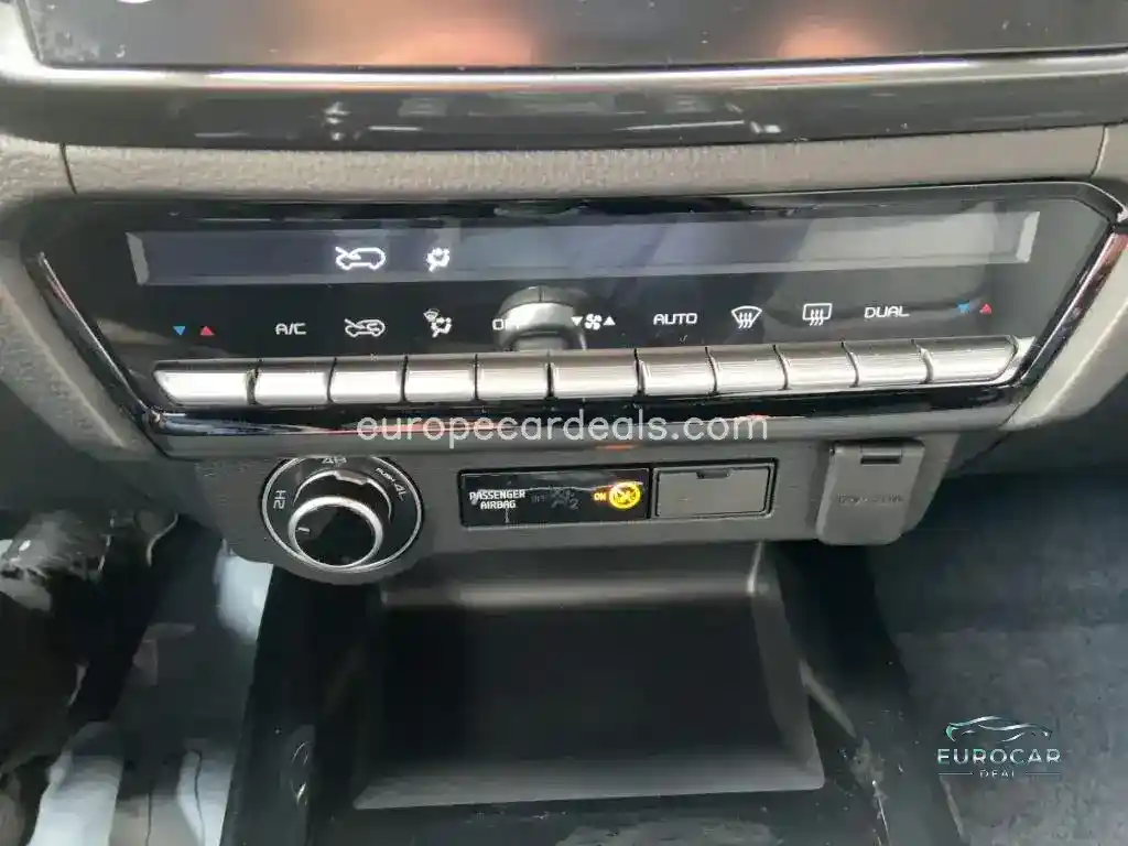 V-CROSS Doka Automatik 4WD Winter/AHK/Lede