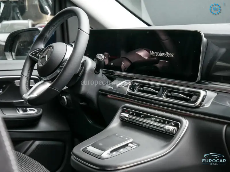 Mercedes-Benz V 220