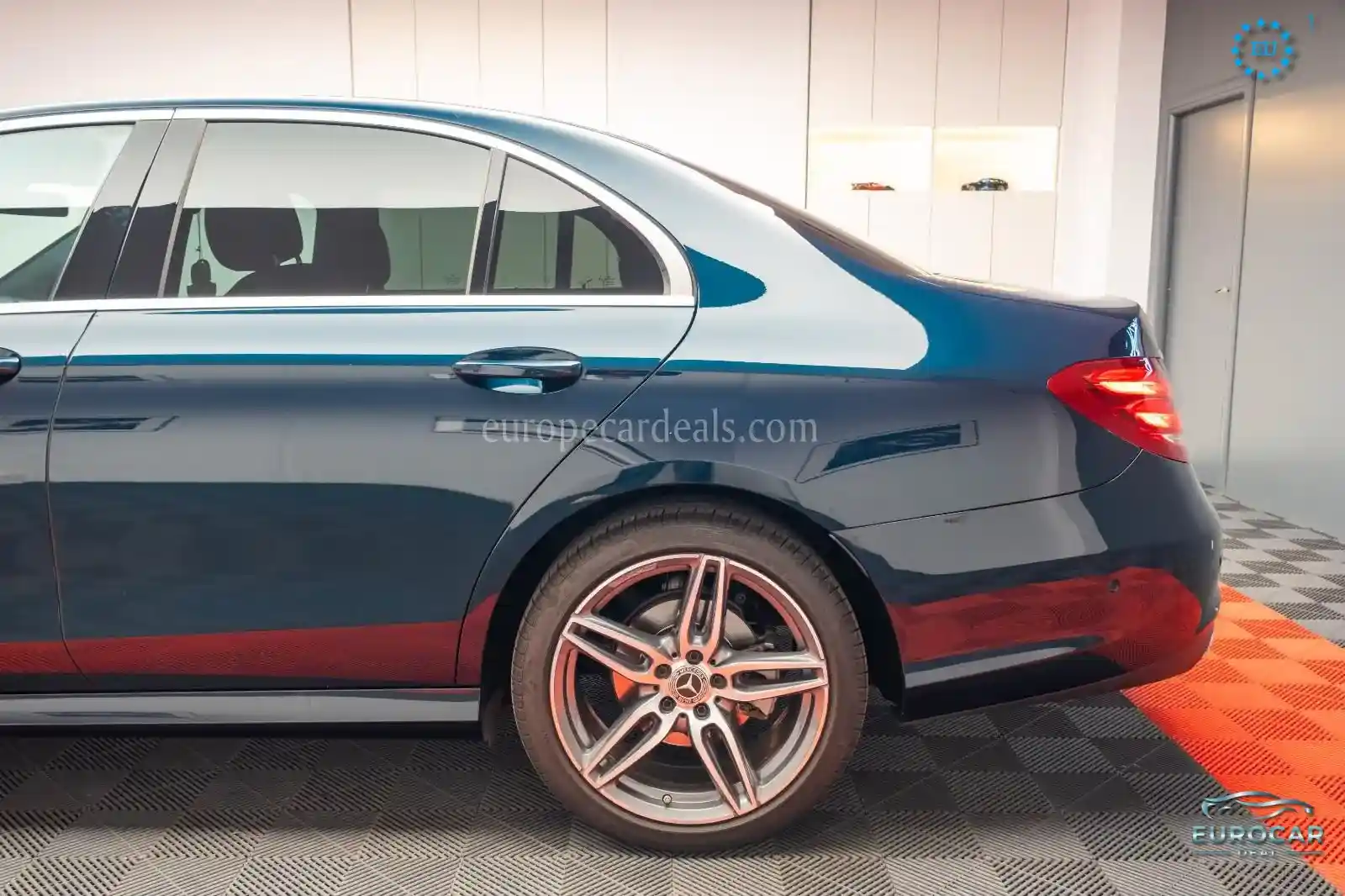 Mercedes-Benz E 200
