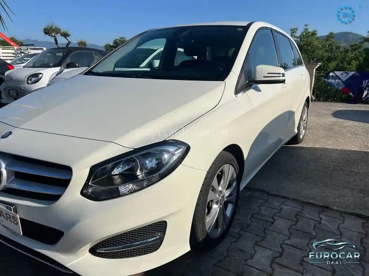 Mercedes-Benz B 180