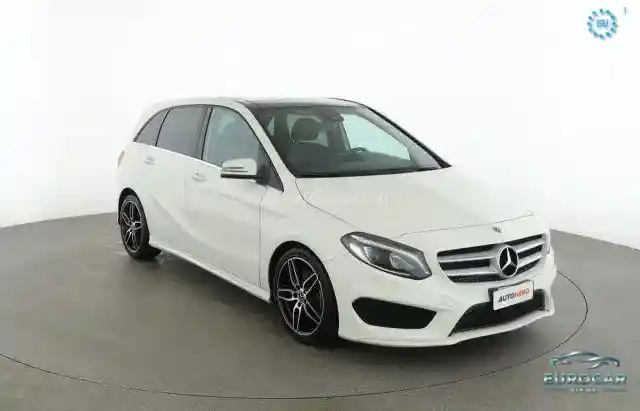 Mercedes-Benz B 180