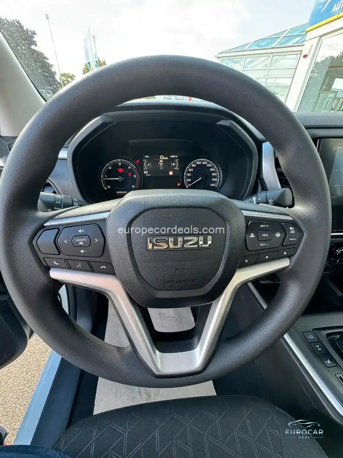 Space Cab 4X4 LS AT 2025