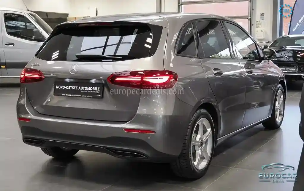 Mercedes-Benz B 200