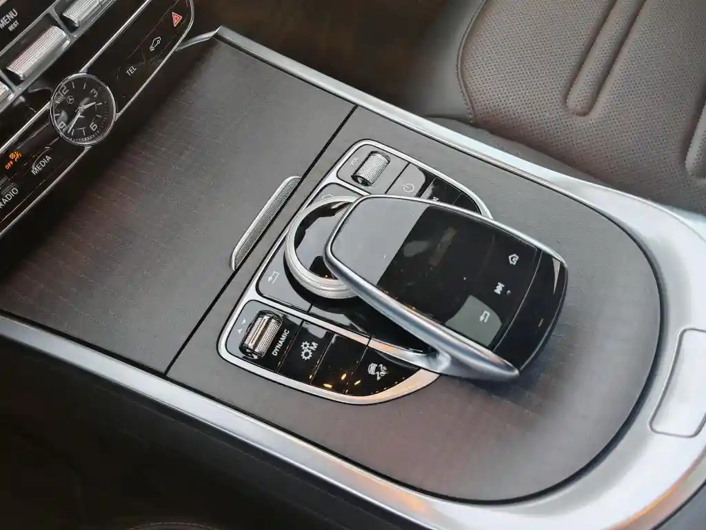 Mercedes-Benz G 500