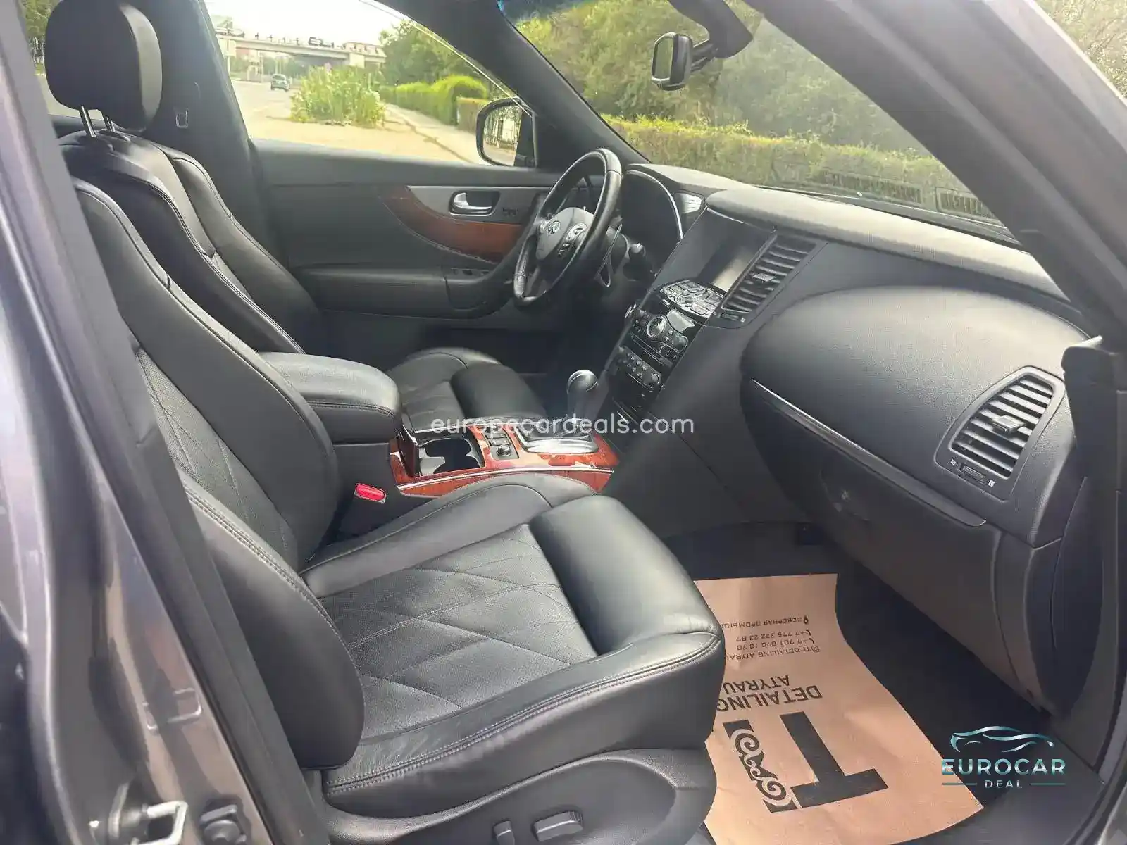 Infiniti QX70