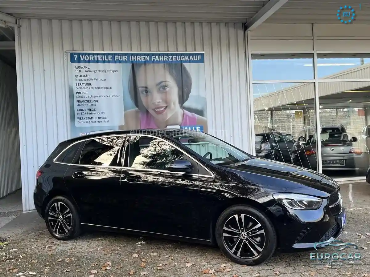 Mercedes-Benz B 180