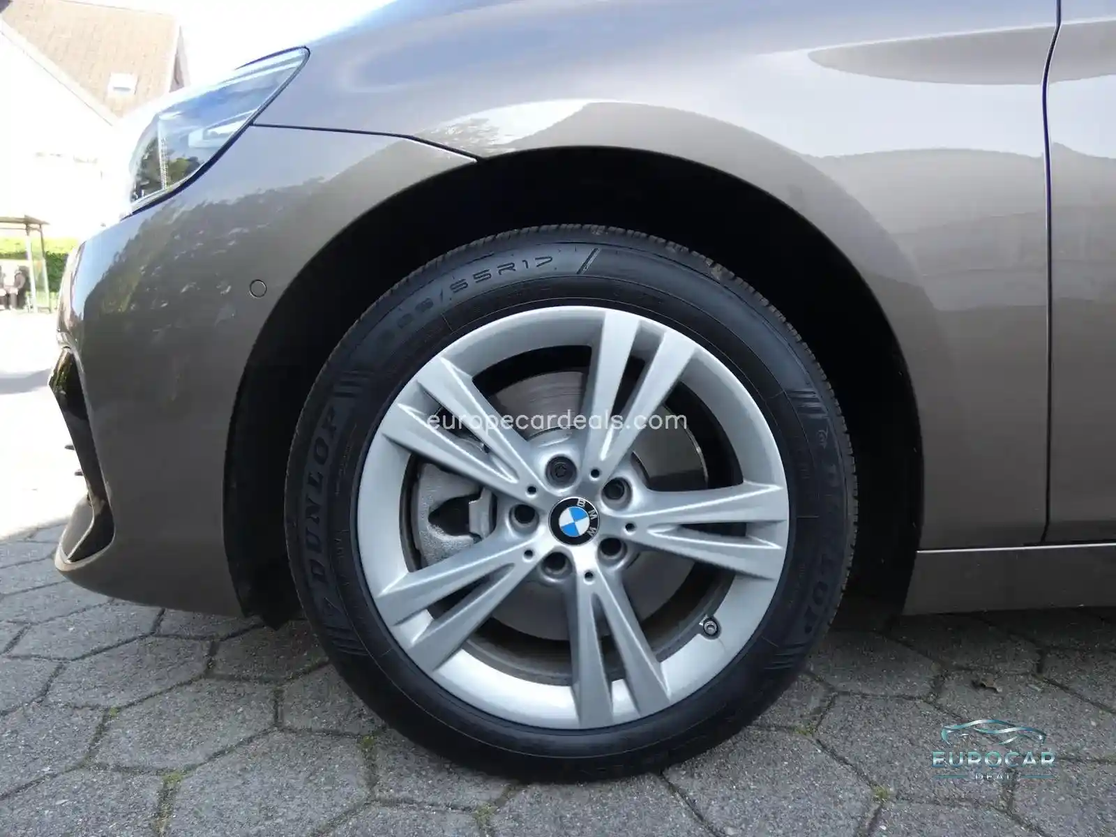 BMW 225
