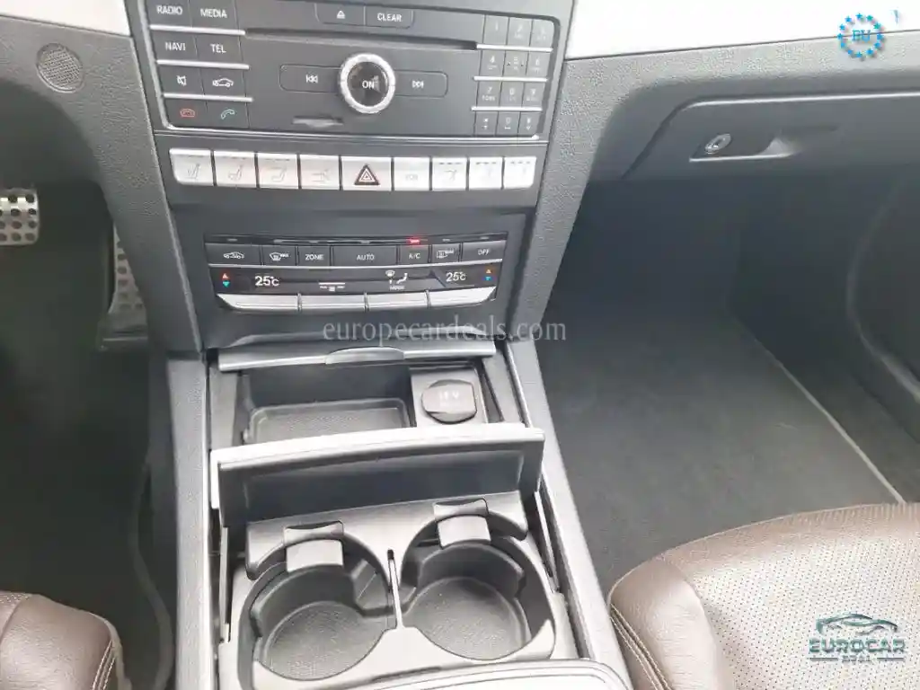 Mercedes-Benz E 320