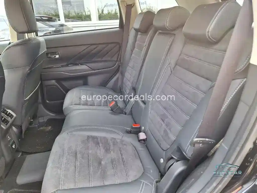 Mitsubishi Plug-in Hybrid Outlander