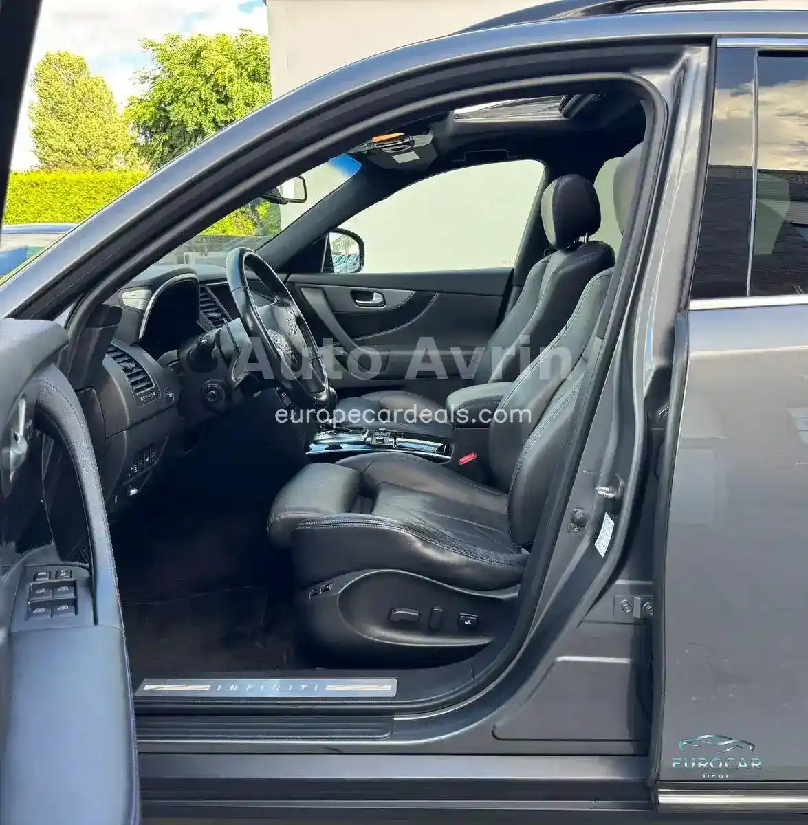 Infiniti QX70
