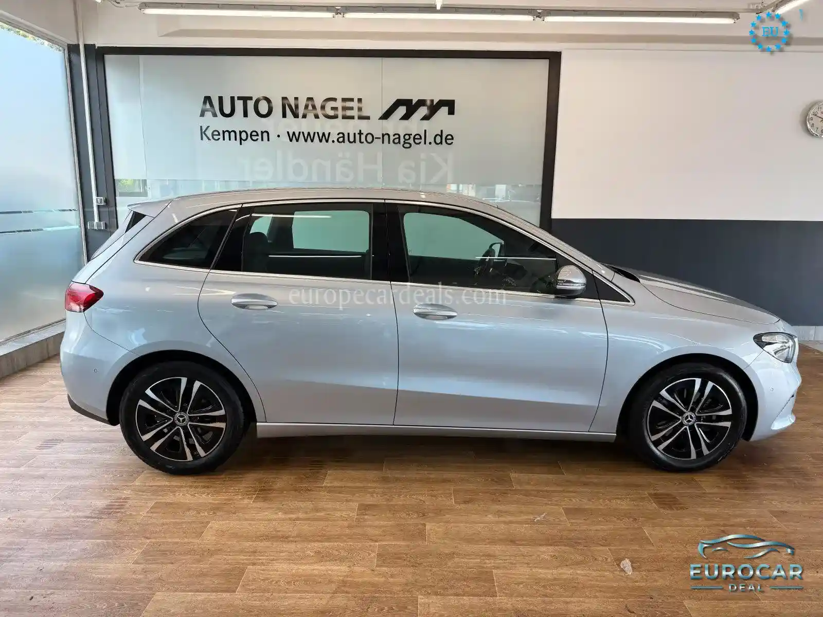Mercedes-Benz B 180