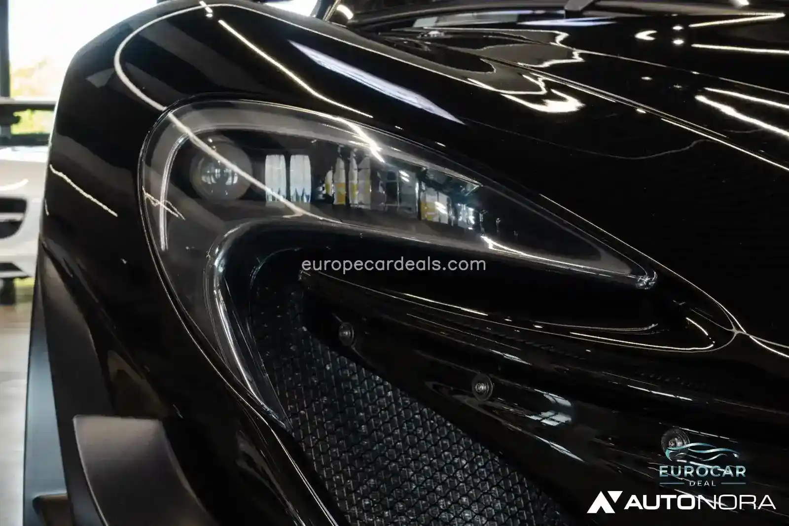 McLaren P1