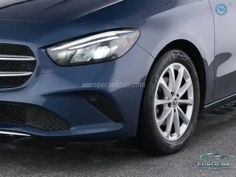 Mercedes-Benz B 180