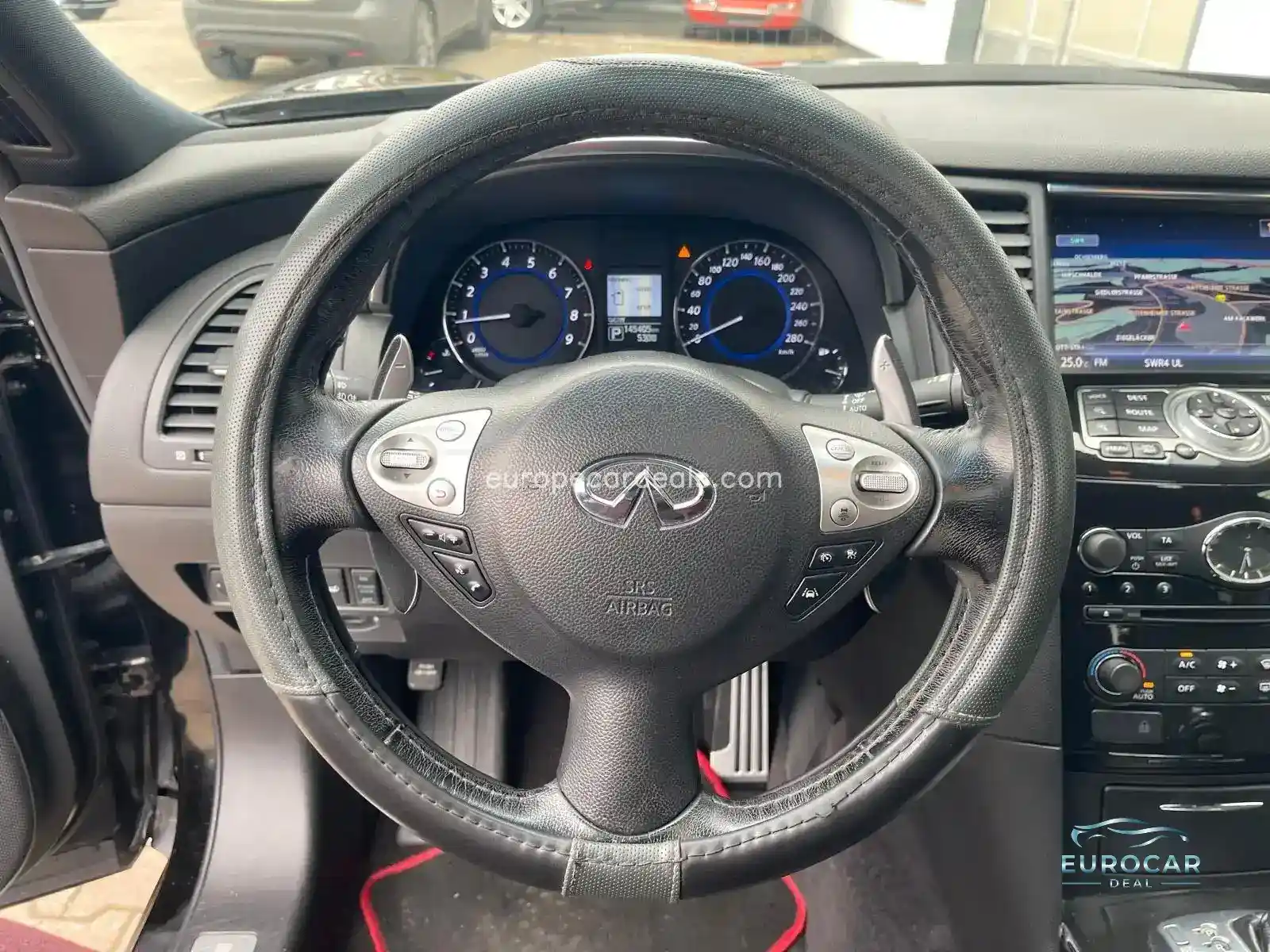 Infiniti QX70