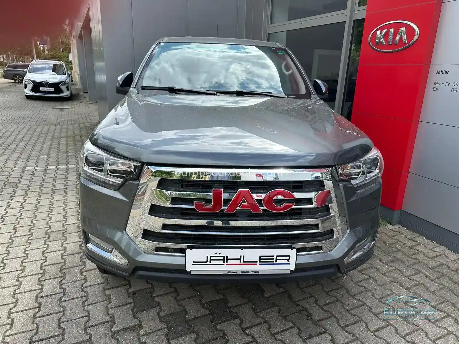 JAC 8 Pro