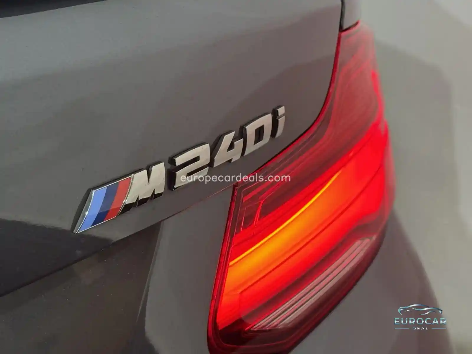 BMW M240i