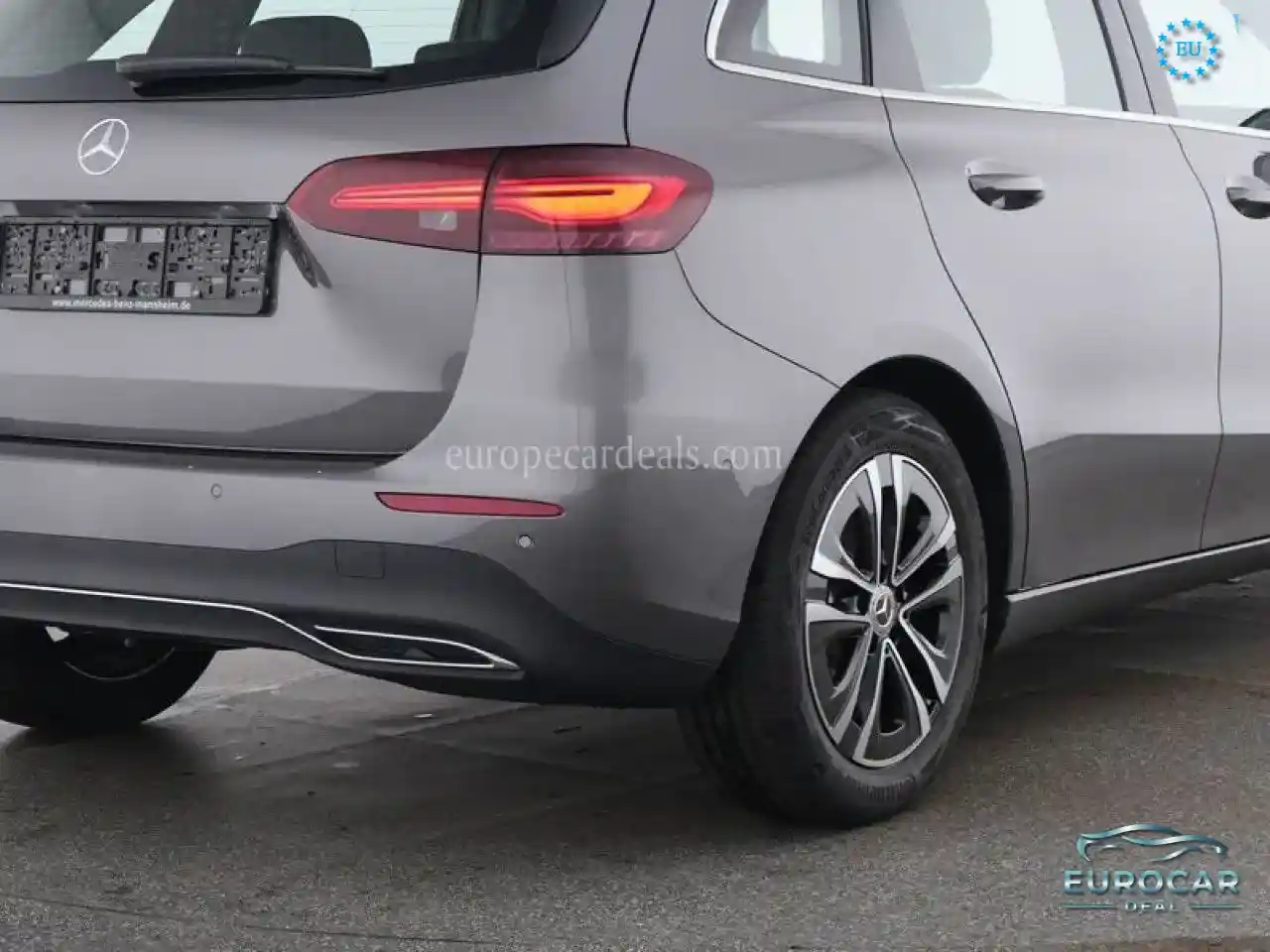 Mercedes-Benz B 180