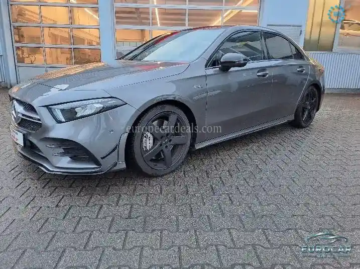 Mercedes-Benz A 35 AMG