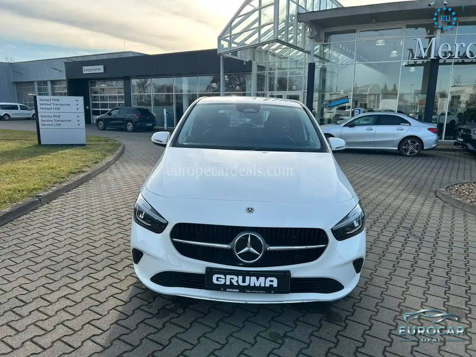 Mercedes-Benz B 180
