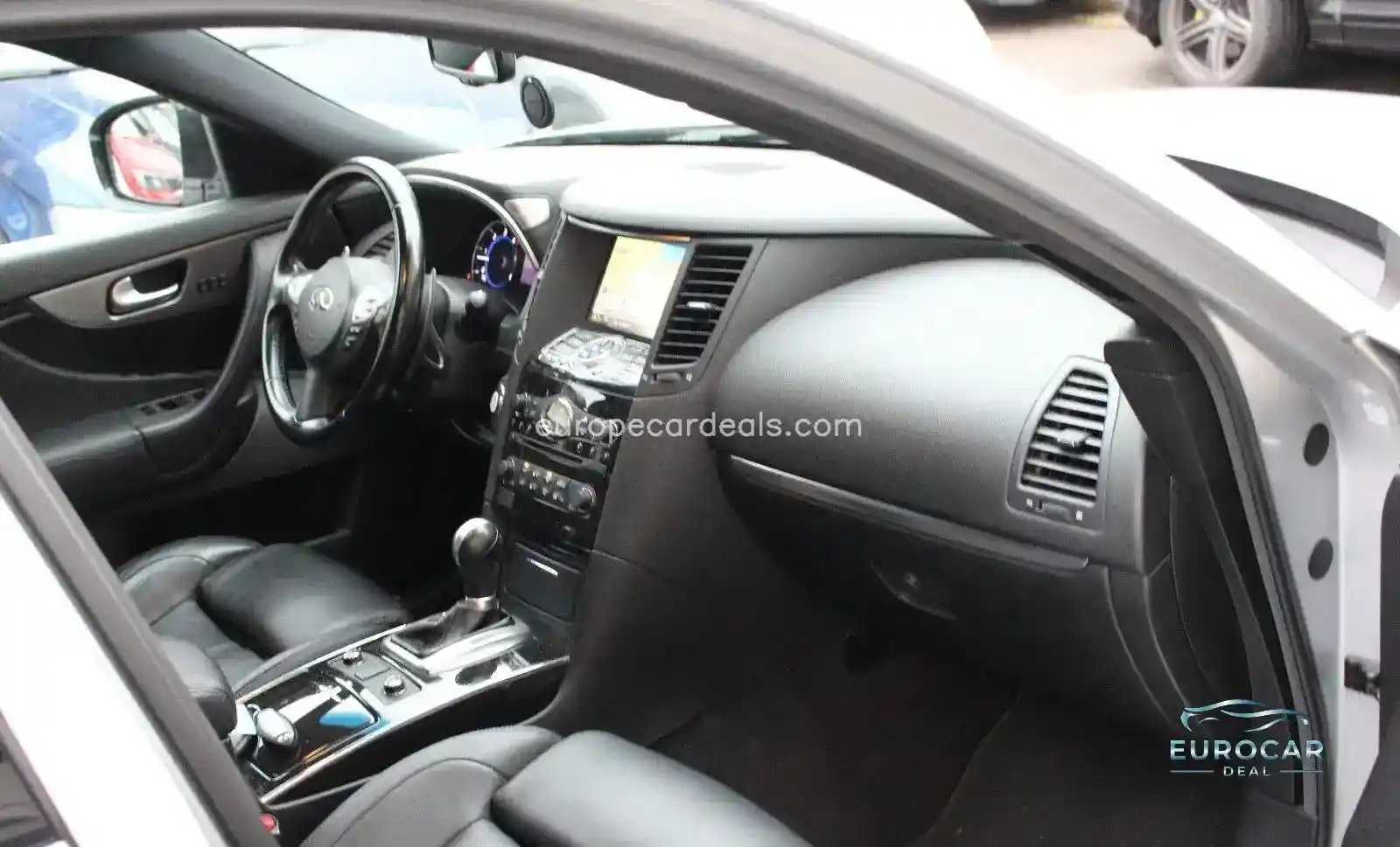 Infiniti QX70