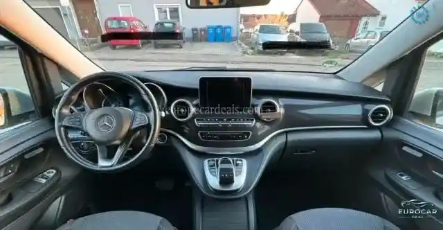 Mercedes-Benz V 250