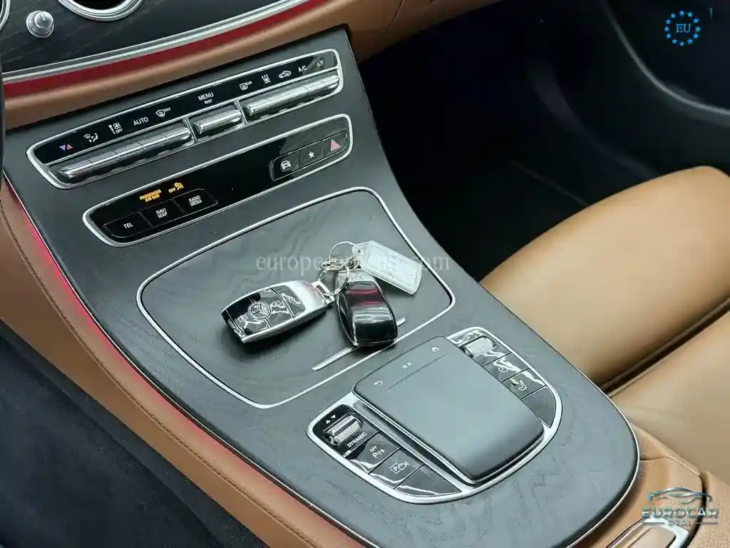 Mercedes-Benz E 300
