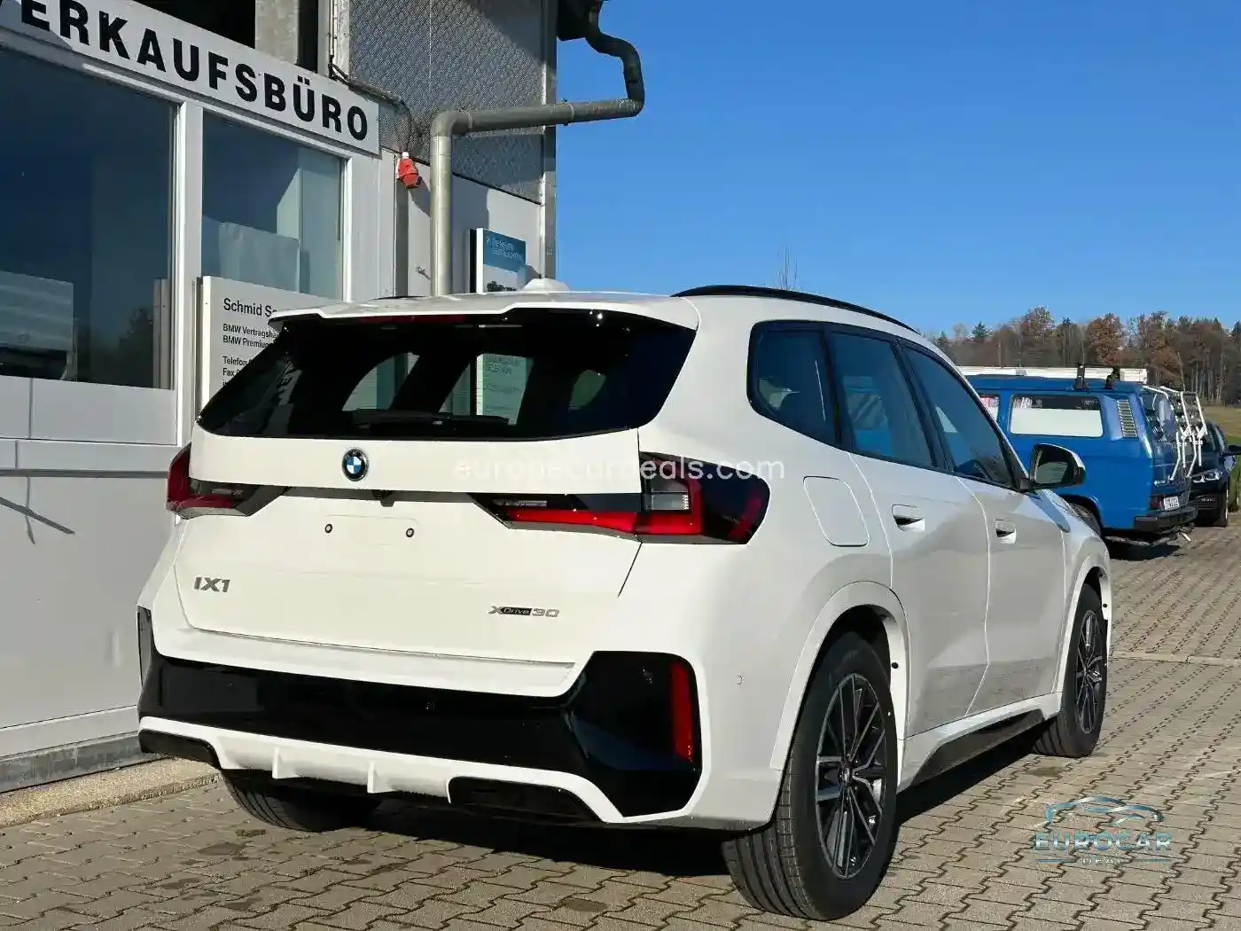 BMW iX1