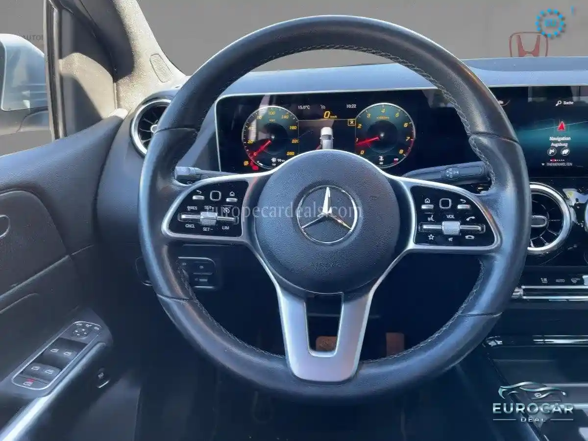 Mercedes-Benz B 220