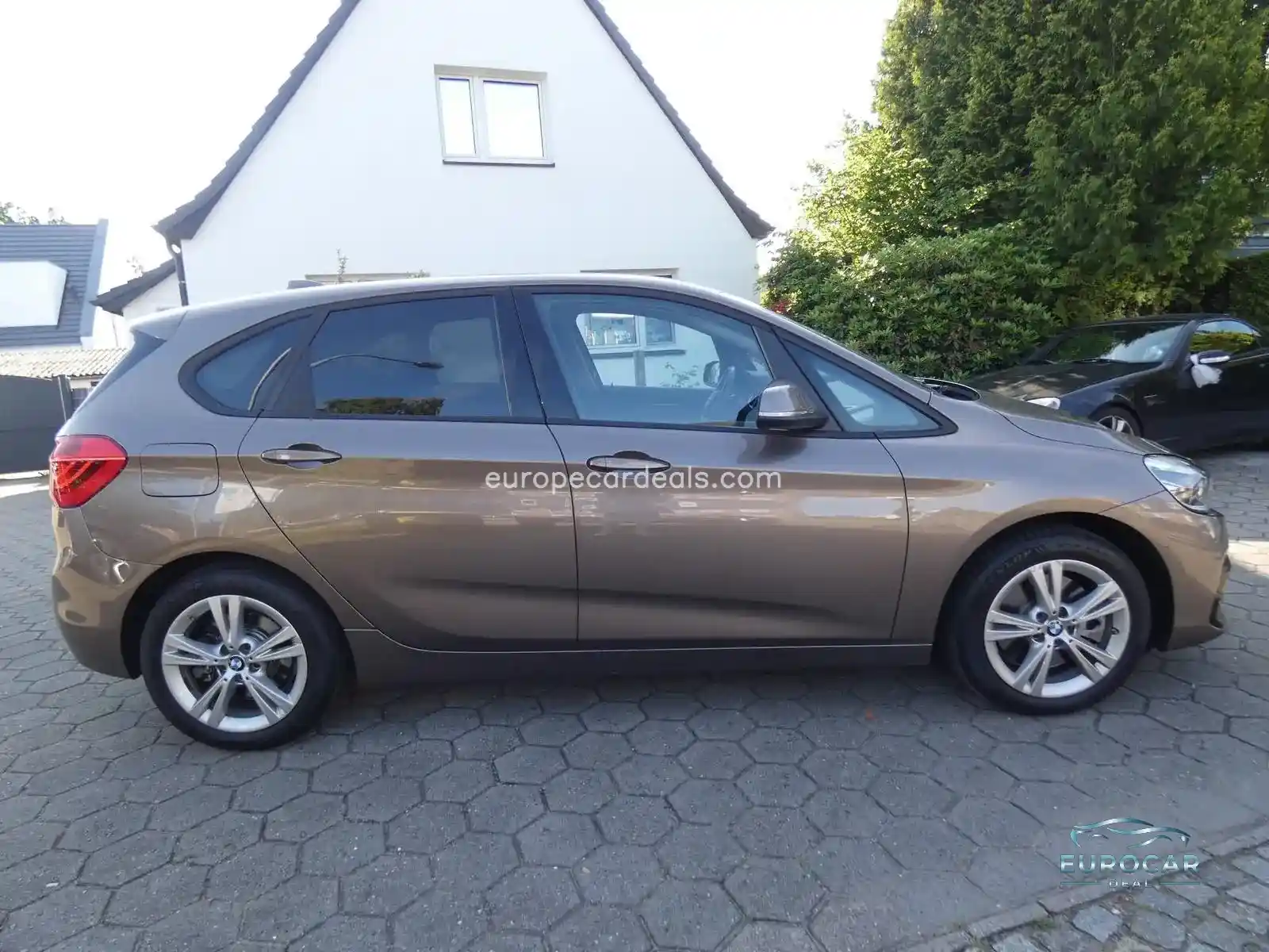 BMW 225