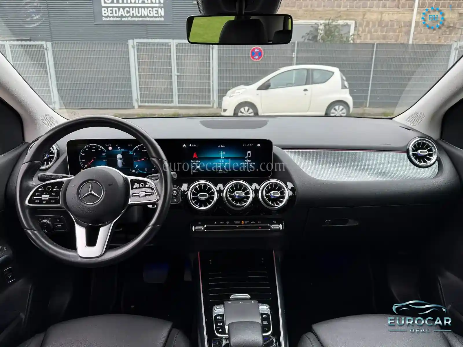 Mercedes-Benz B 180