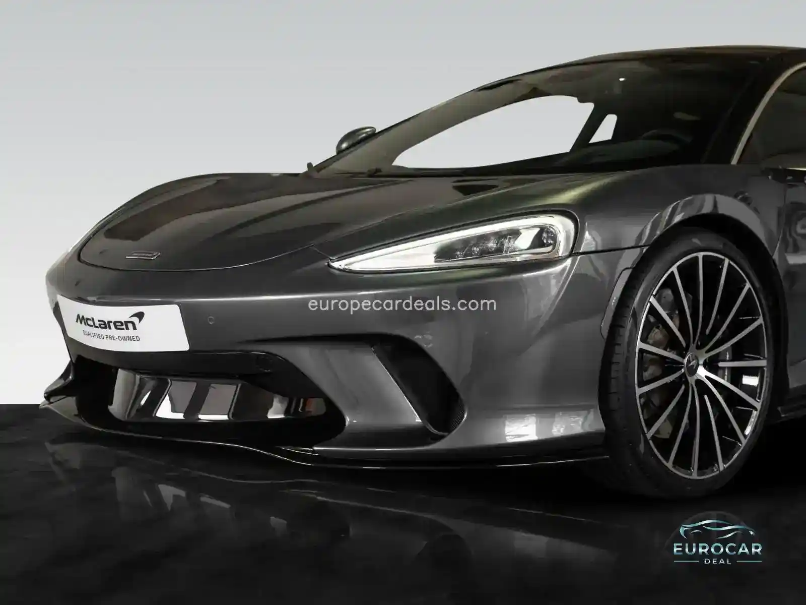 McLaren GT