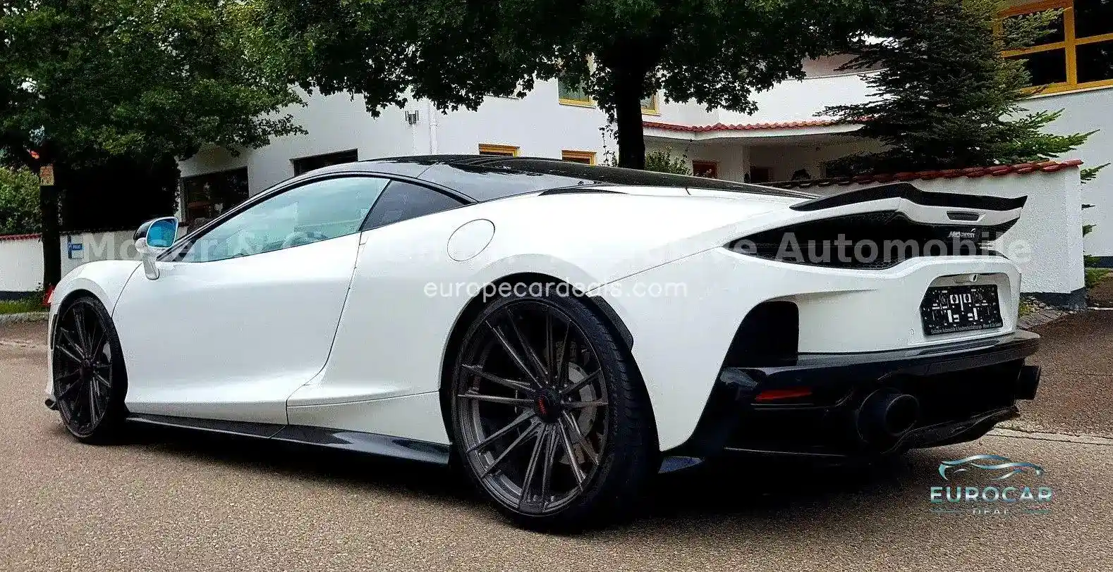 McLaren GT