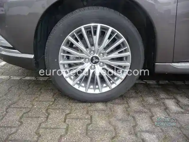 Mitsubishi Plug-in Hybrid Outlander