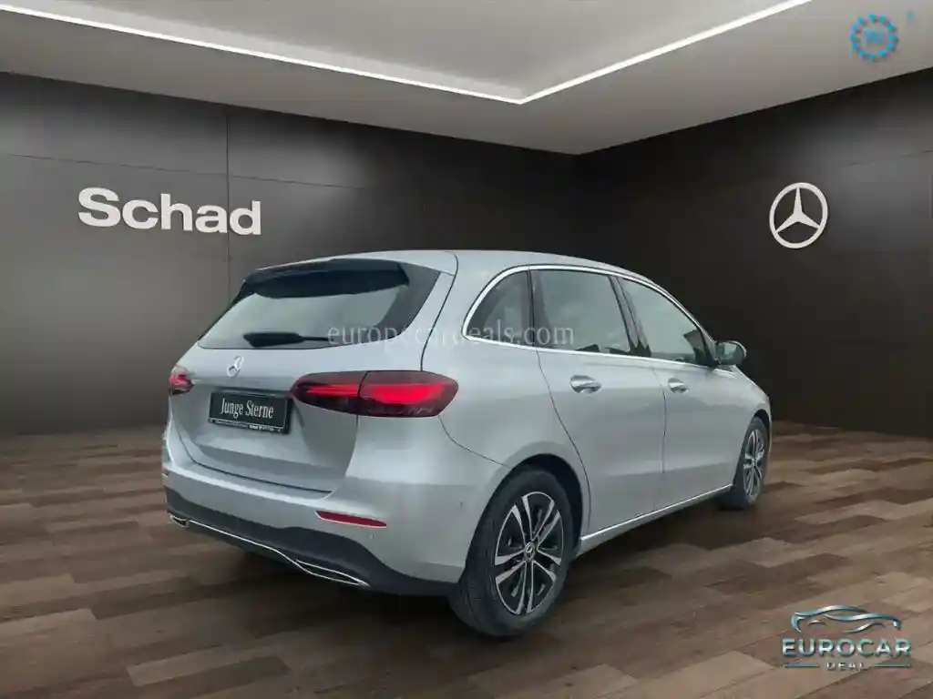 Mercedes-Benz B 180