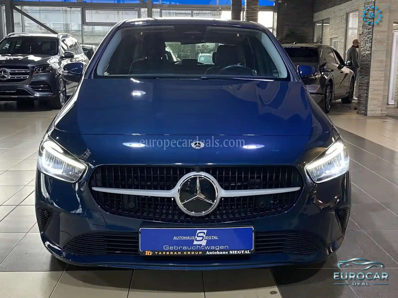 Mercedes-Benz B 180