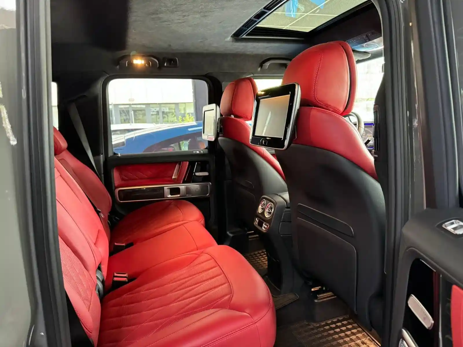 Mercedes-Benz G 500