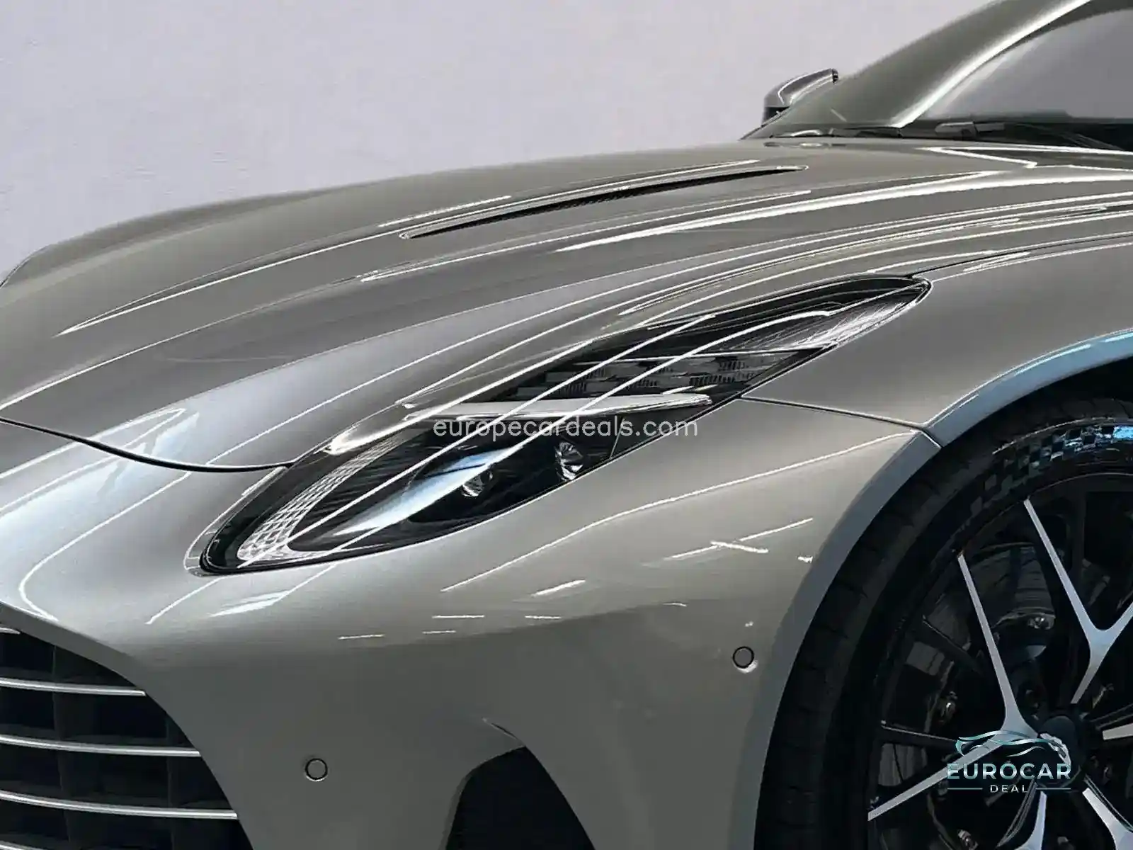 Aston Martin DB12
