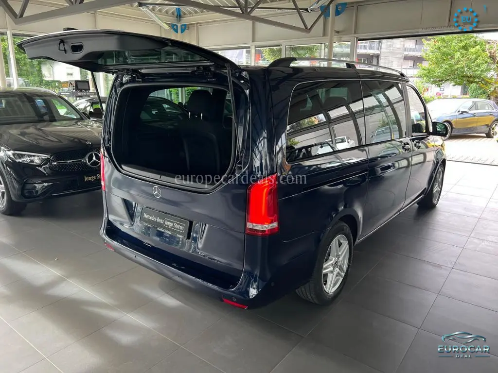 Mercedes-Benz V 220