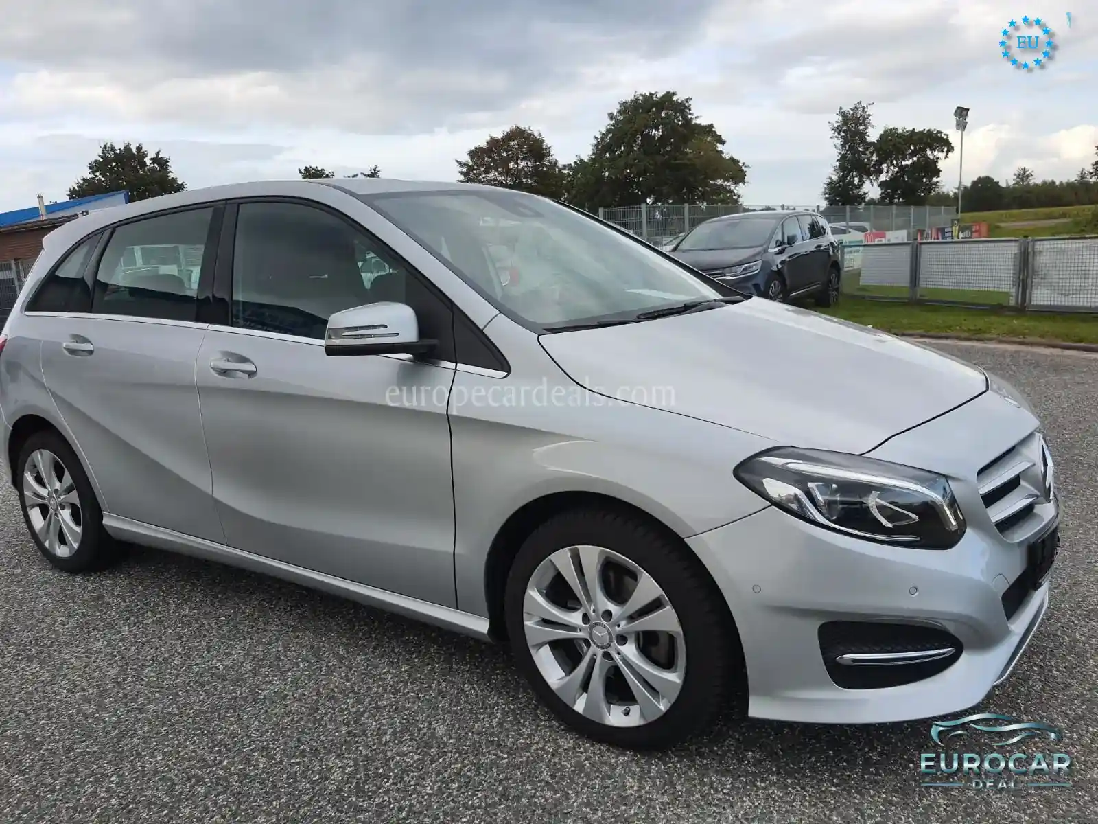 Mercedes-Benz B 180