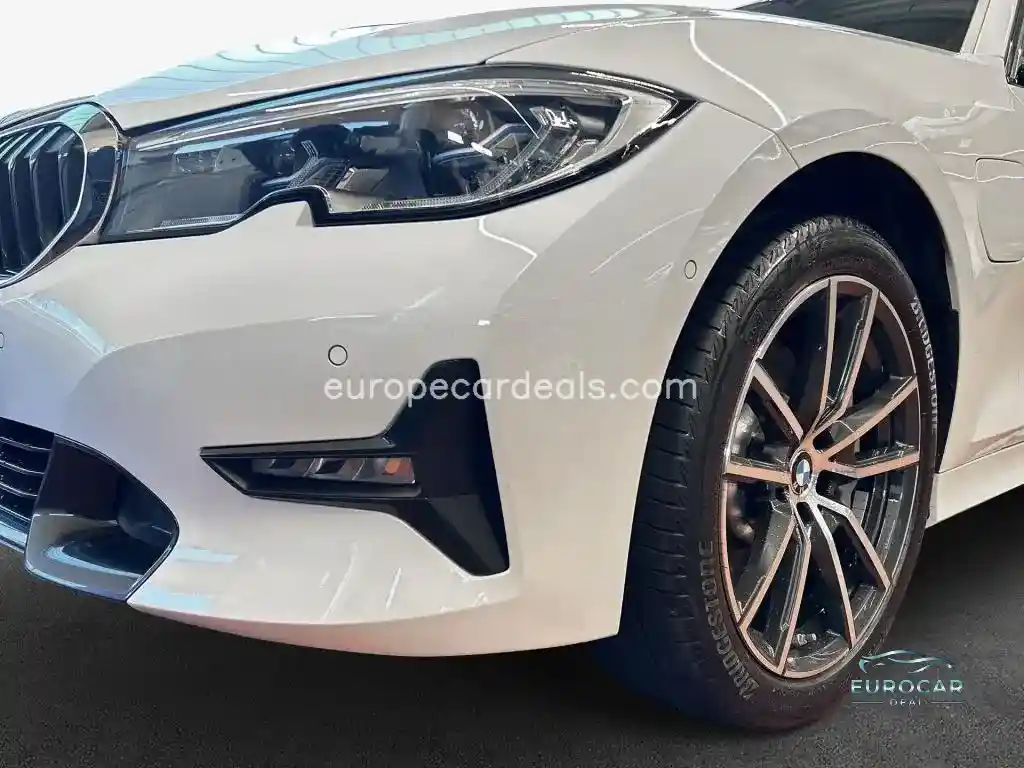 BMW 330