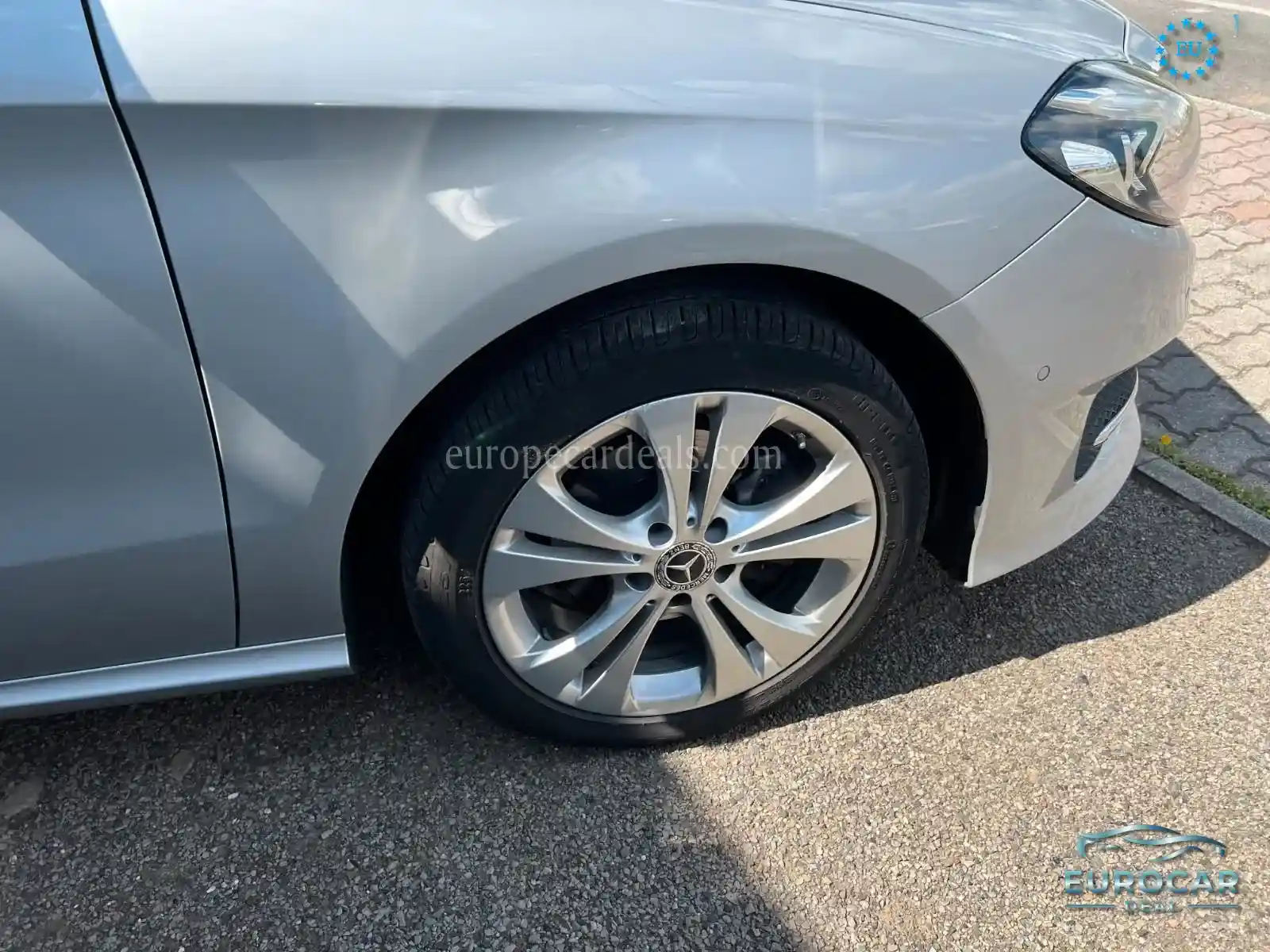 Mercedes-Benz B 200
