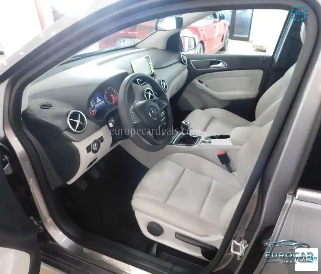 Mercedes-Benz B 200