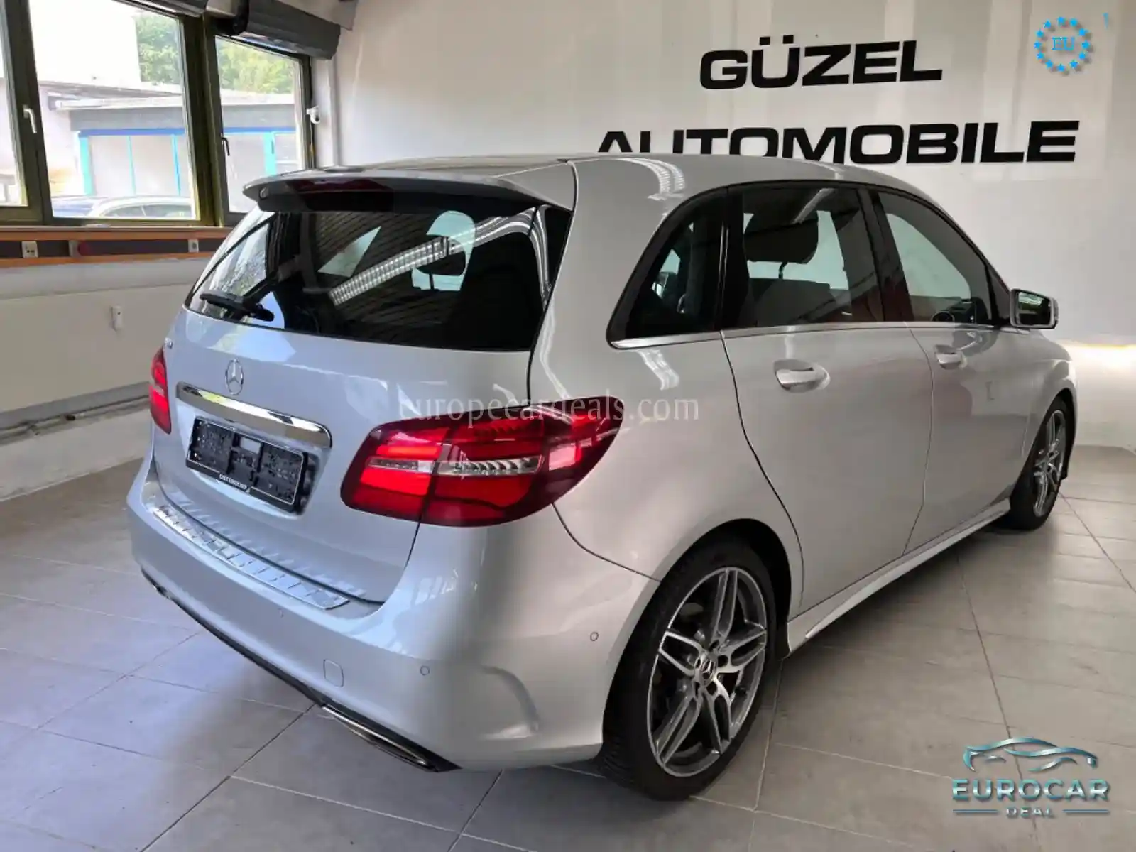 Mercedes-Benz B 180