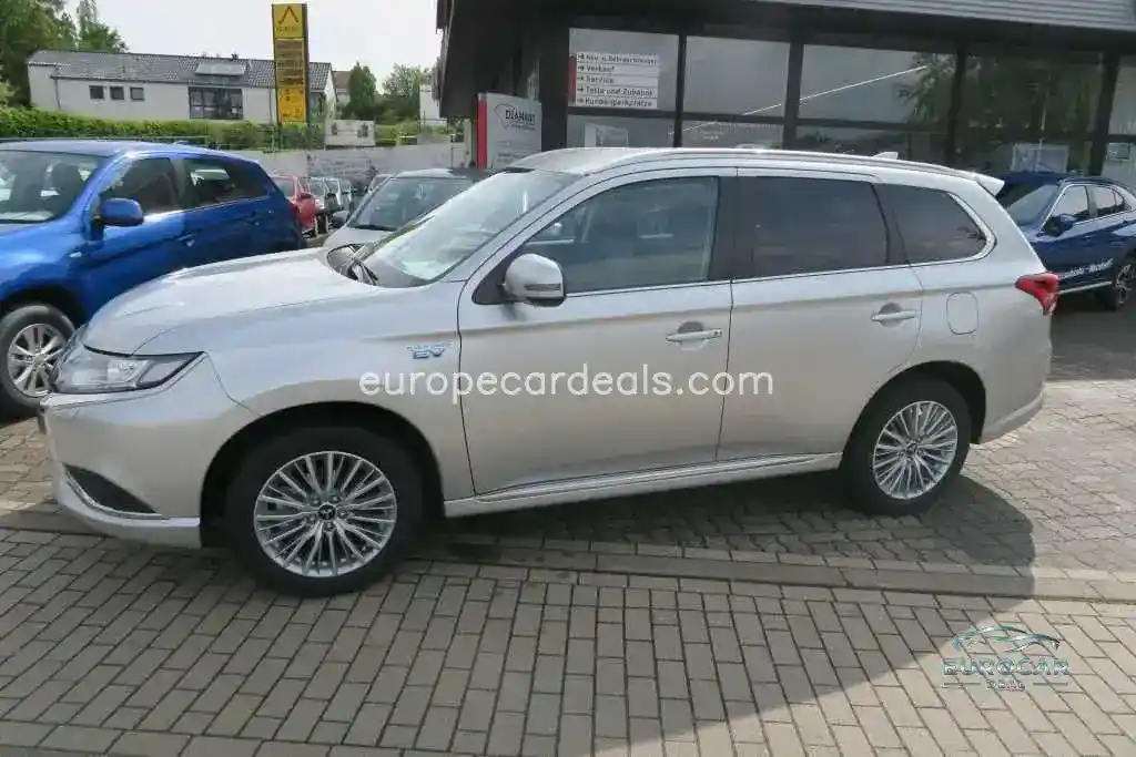 Mitsubishi Plug-in Hybrid Outlander