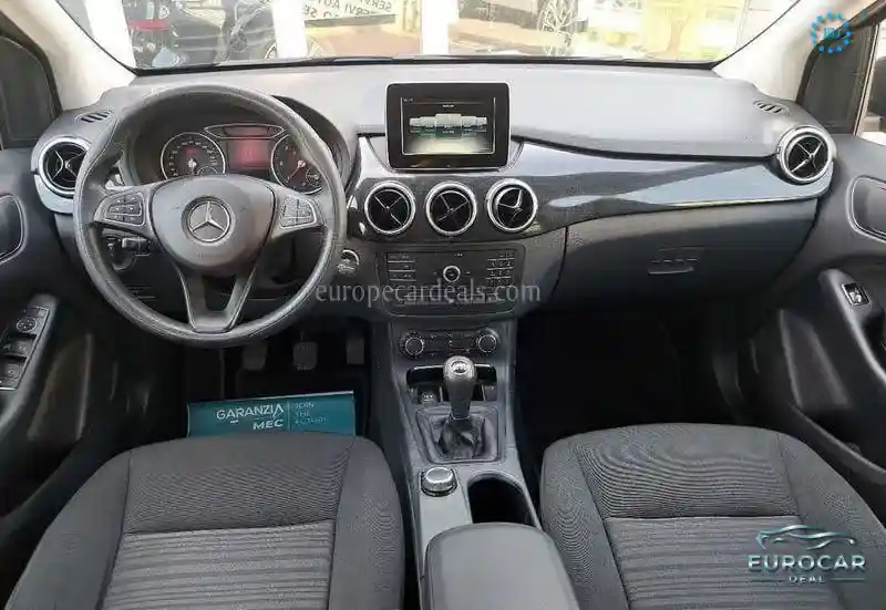 Mercedes-Benz B 180
