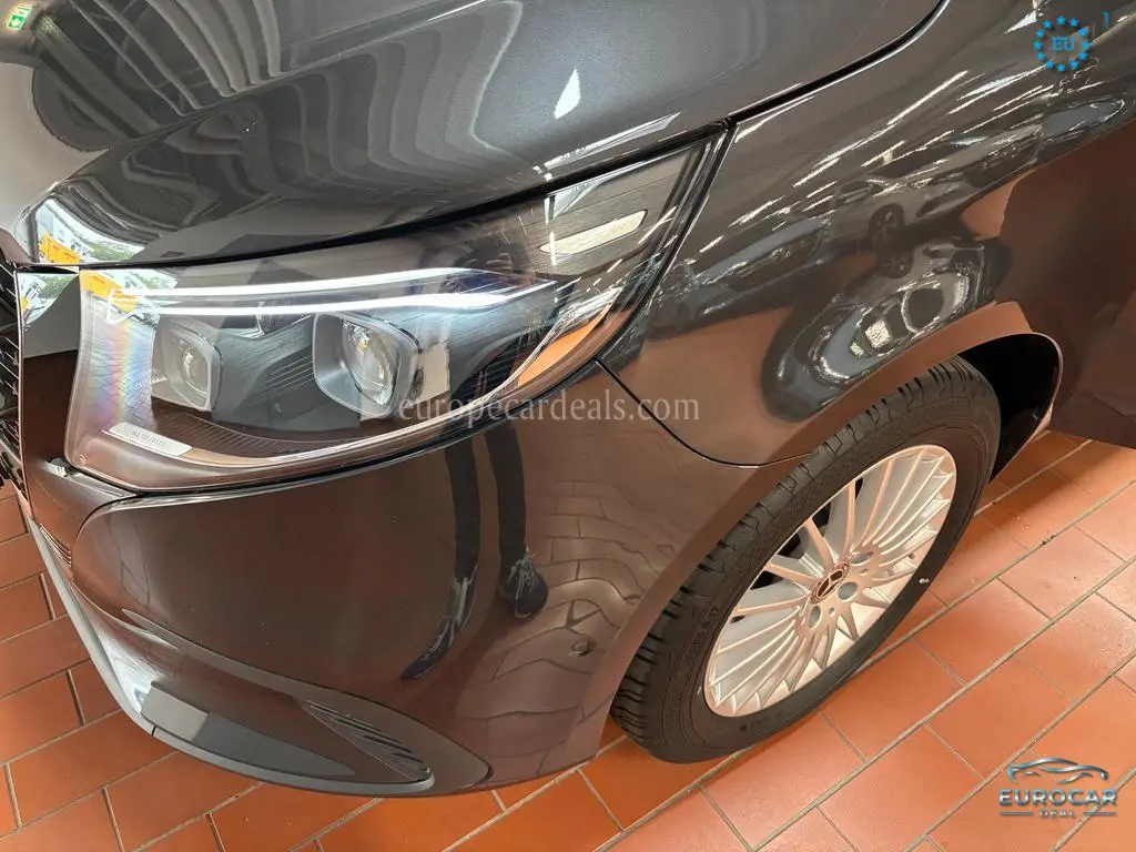 Mercedes-Benz V 220