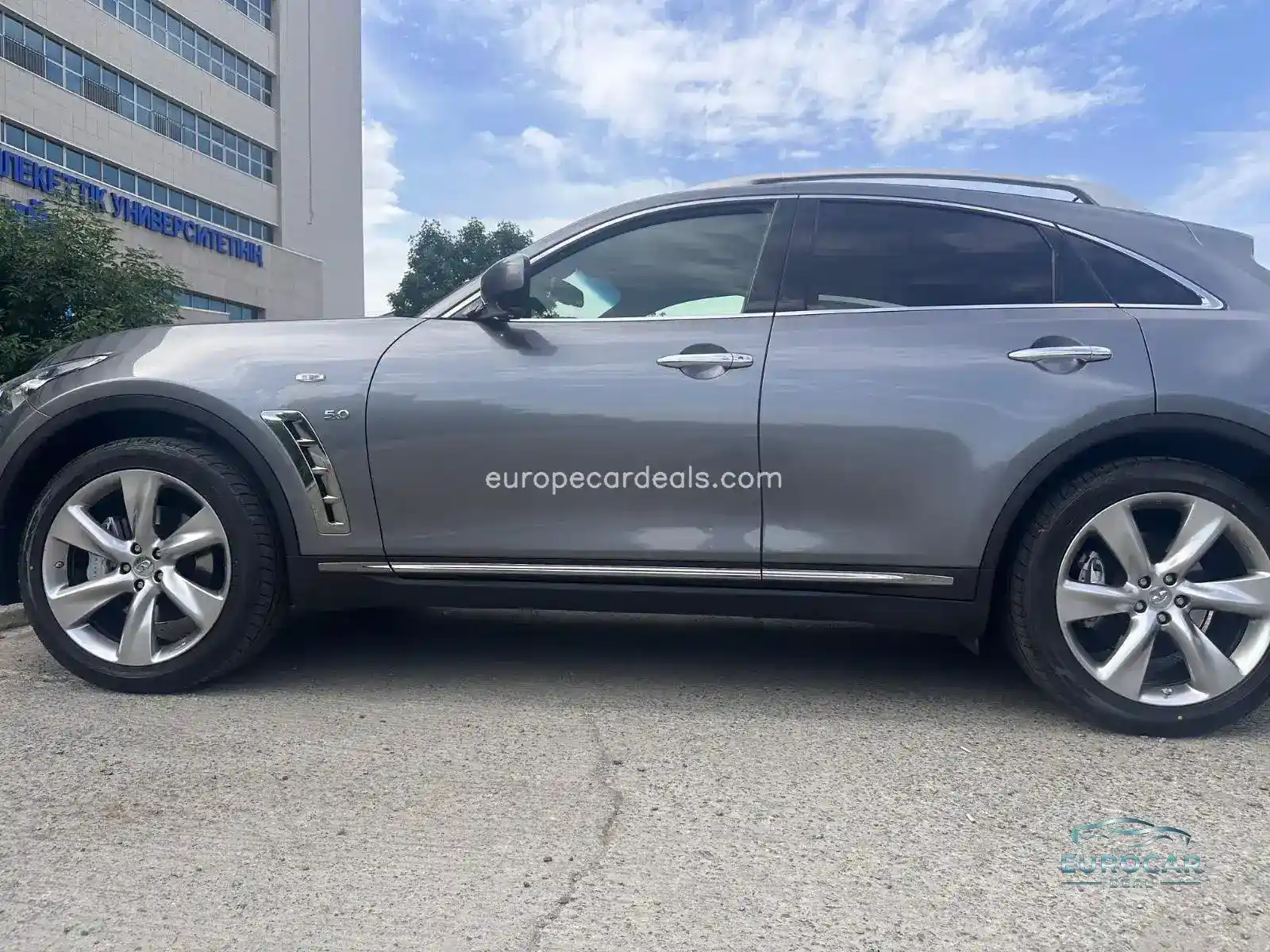 Infiniti QX70