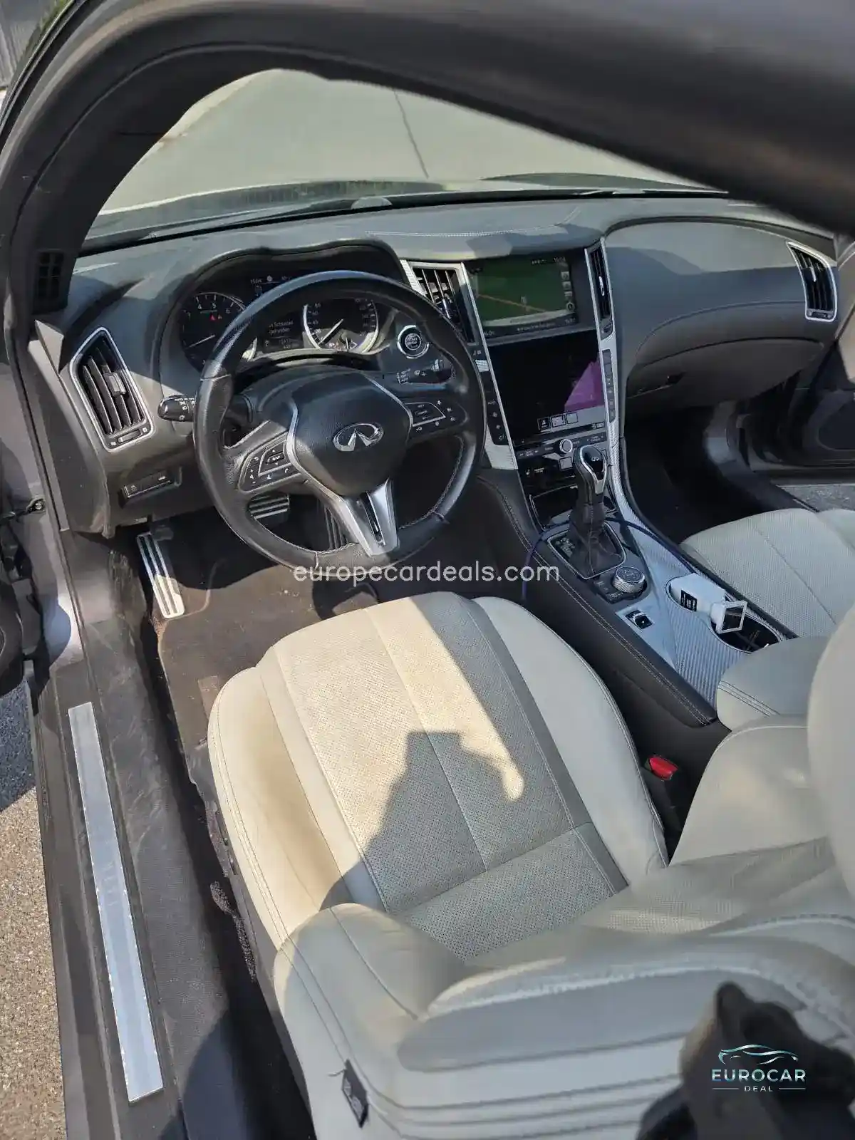 Infiniti Q60