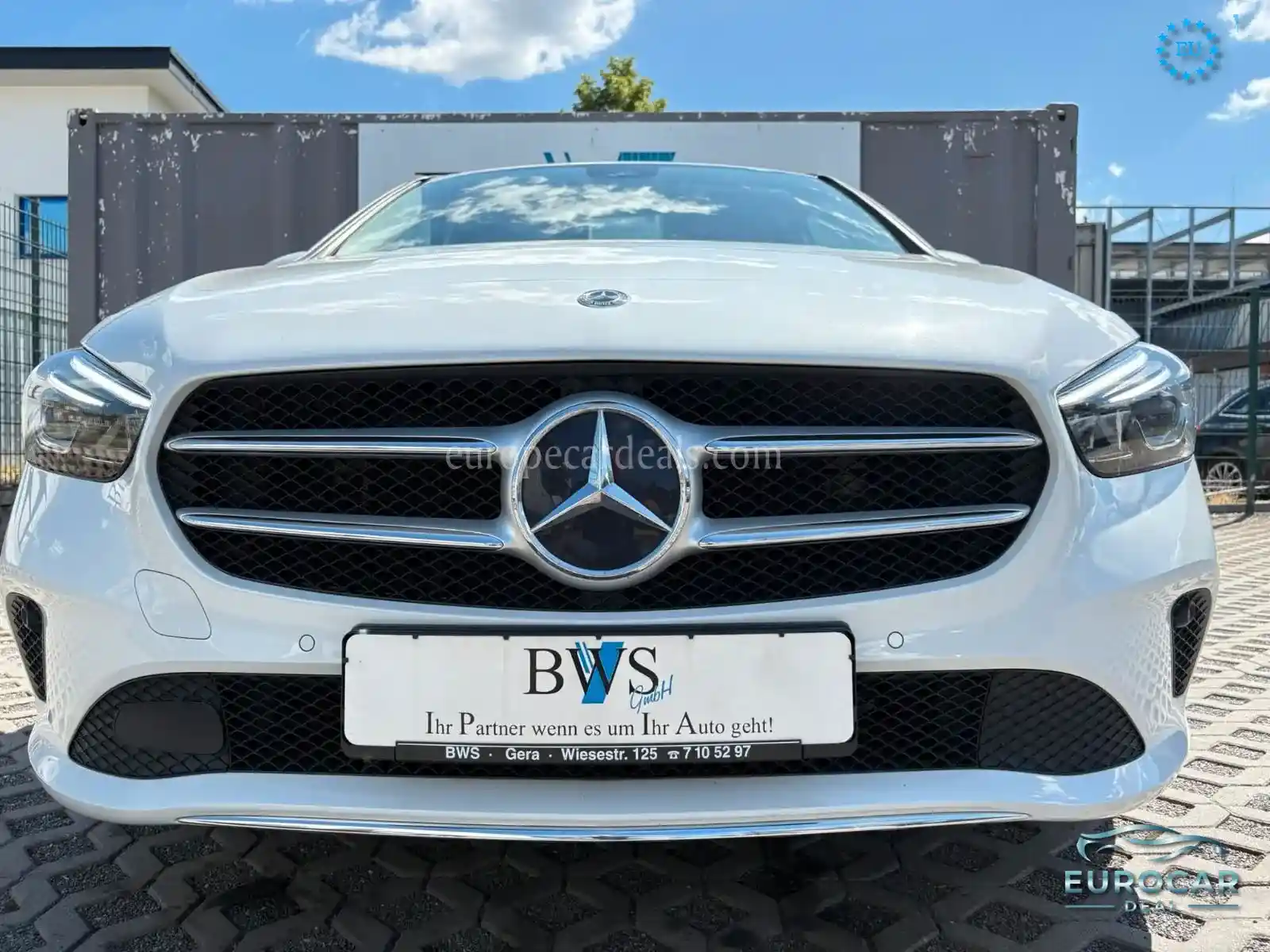Mercedes-Benz B 180