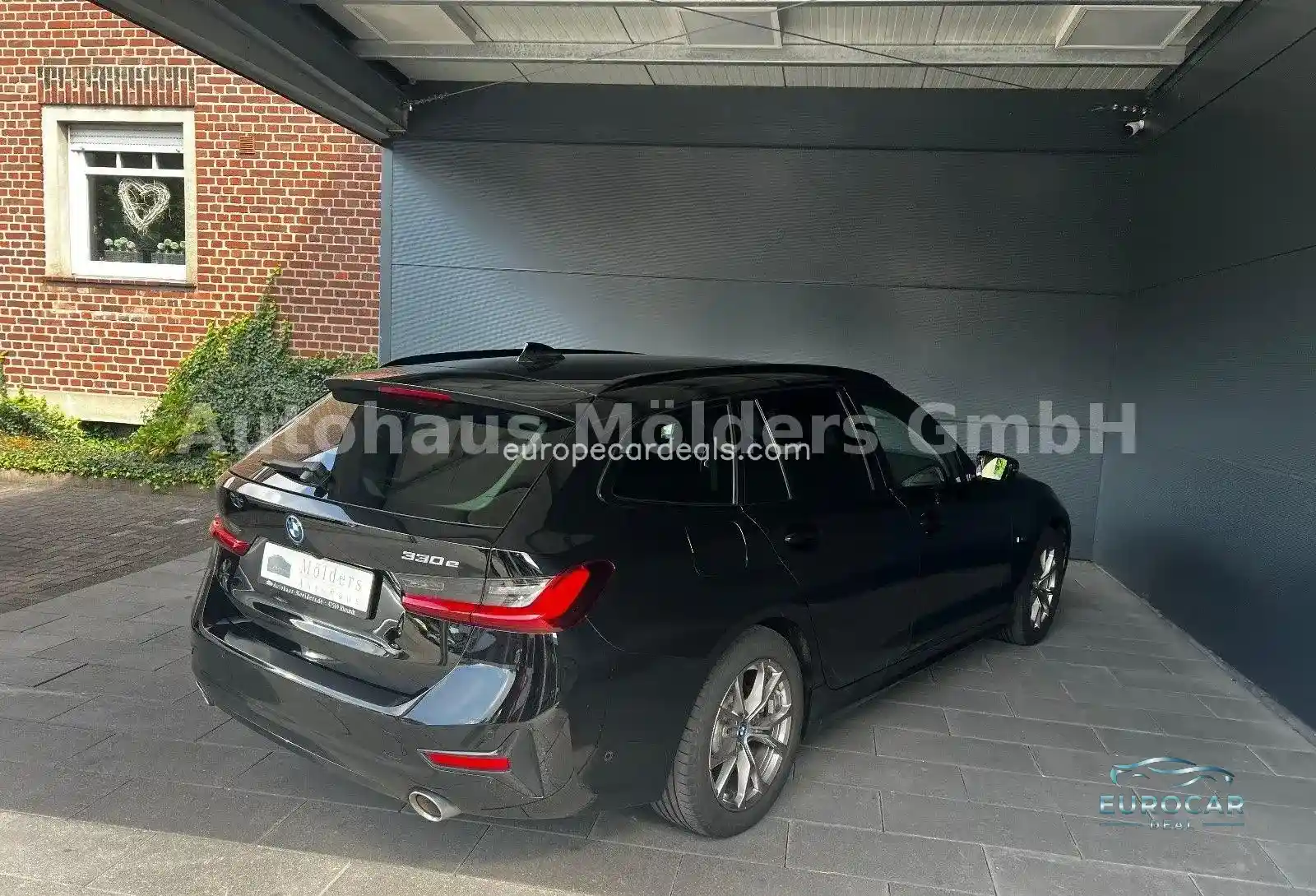 BMW 330